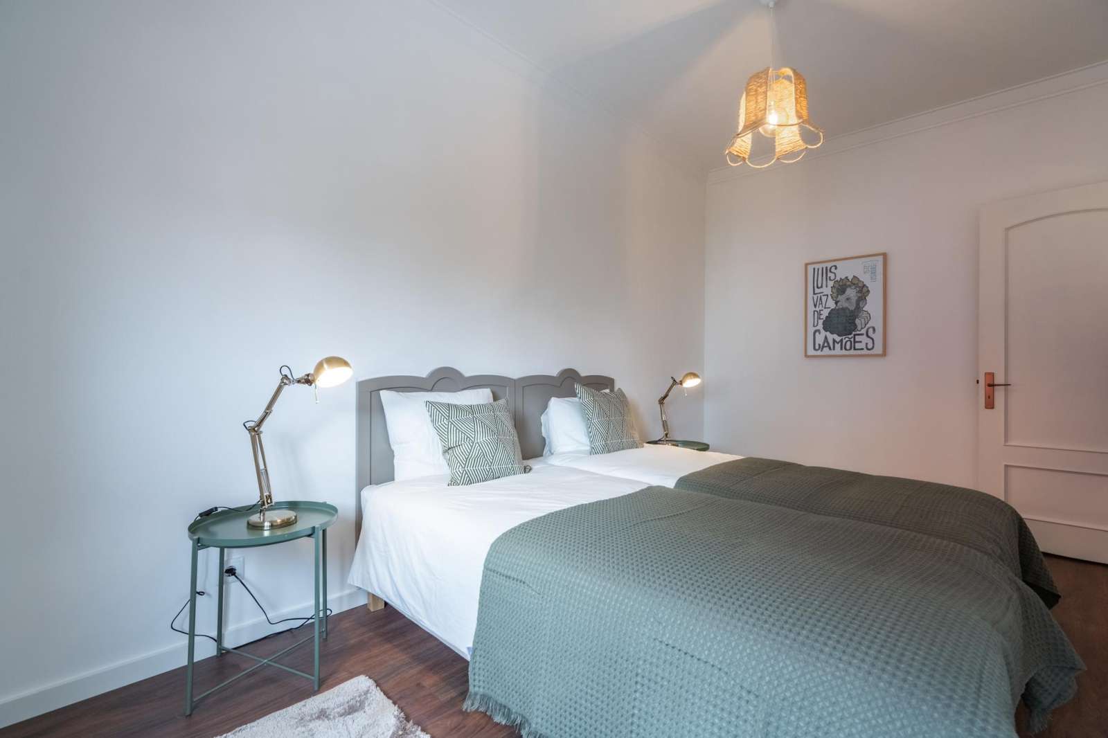 Fantastic 2-bedroom apartment for rent near Portuguese Cinematheque in Campo de Ourique