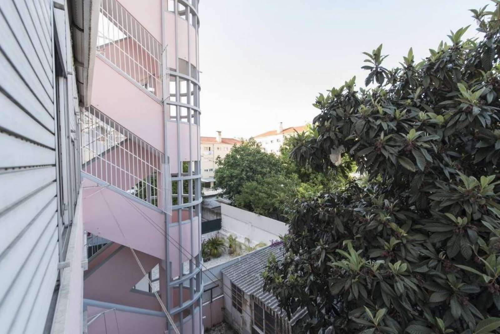 Double bed in Rooms for rent in a spacious 4-bedroom apartment in Alvalade