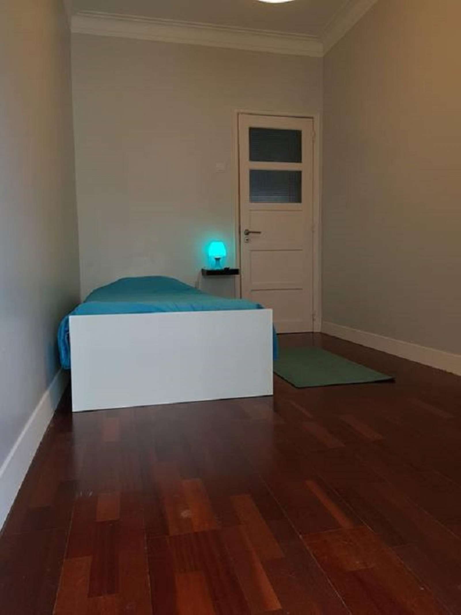 Single Bed in Rooms for rent in a spacious 4-bedroom apartment in Alvalade