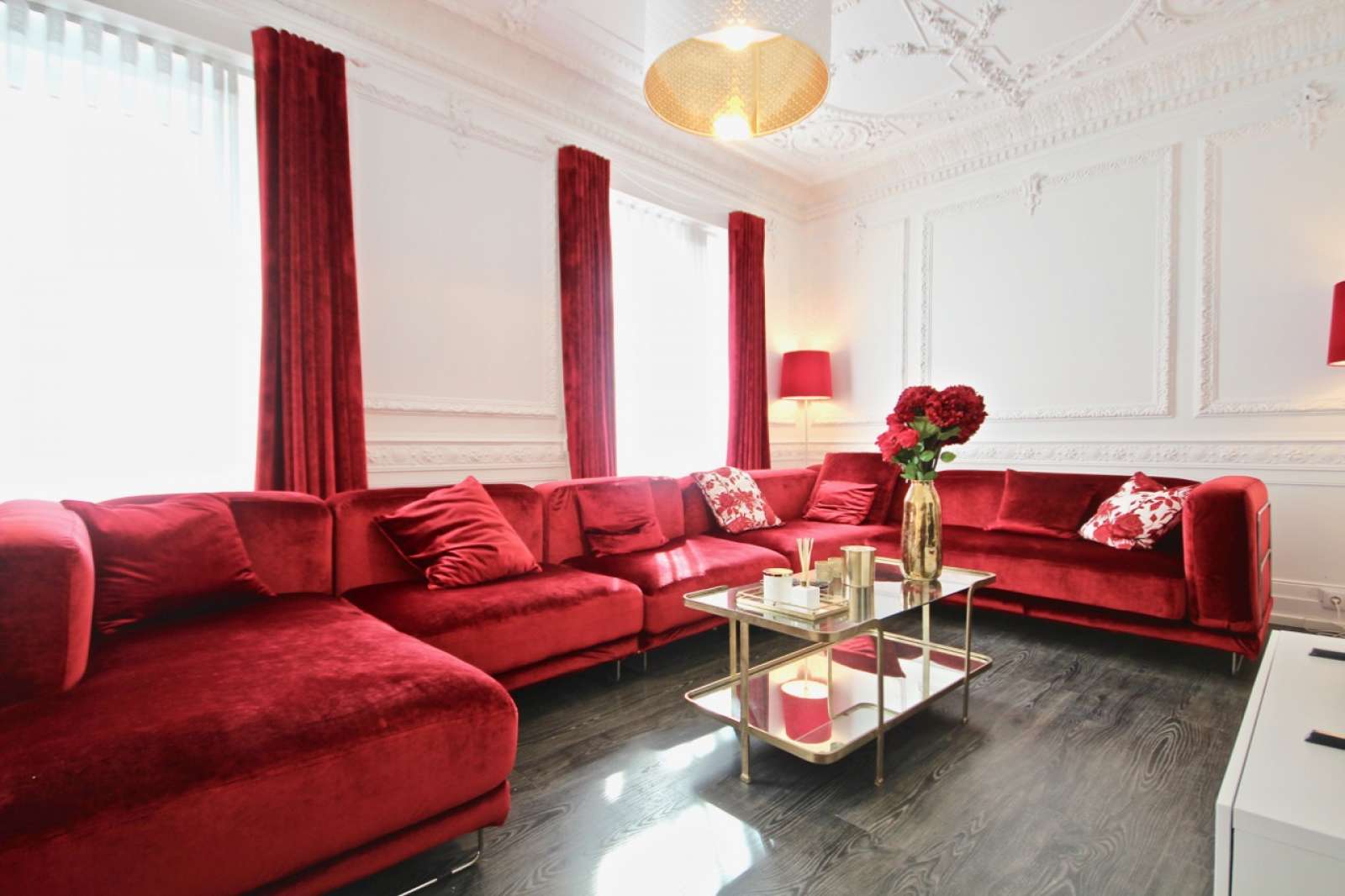 Chic 3-bedroom apartment for rent in Campolide