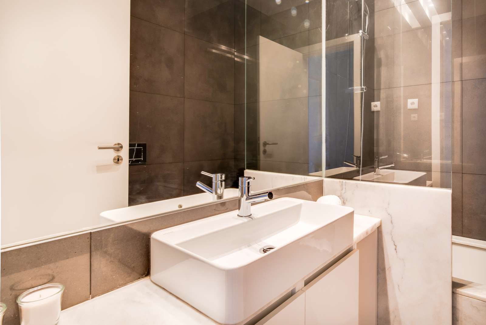 Stylish 3-bedroom apartment for rent near Monte Agudo lookout point in Penha de França