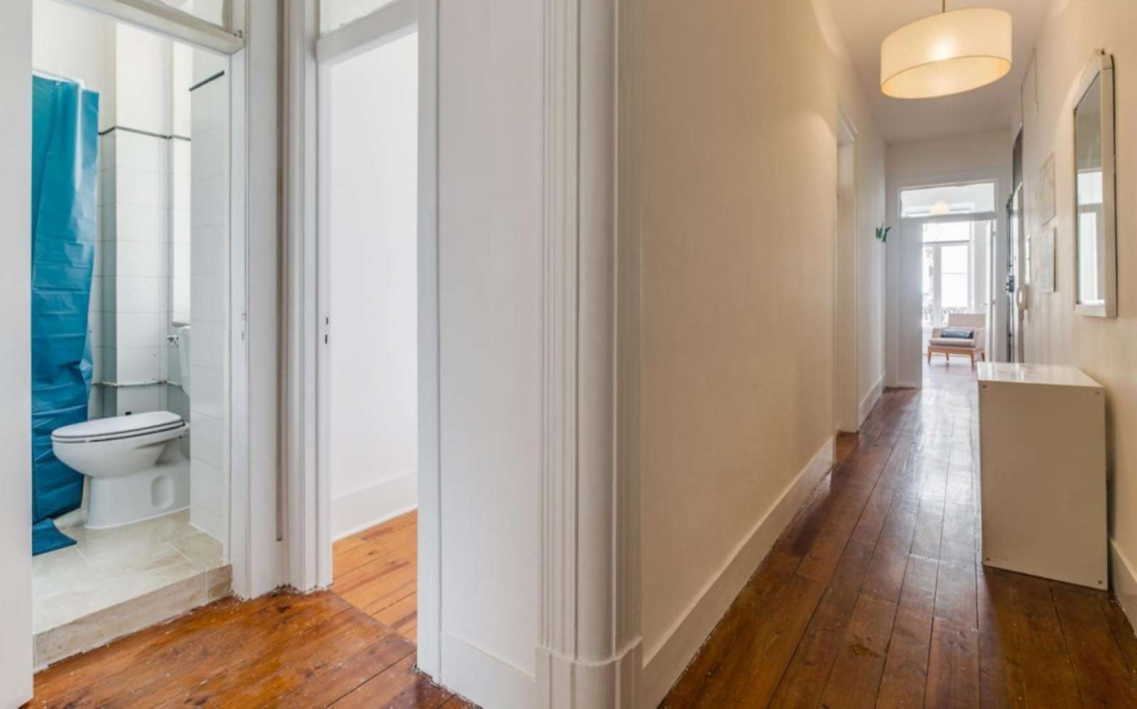 Double bed in Rooms for rent in 8-bedroom apartment near universities in Misericórdia