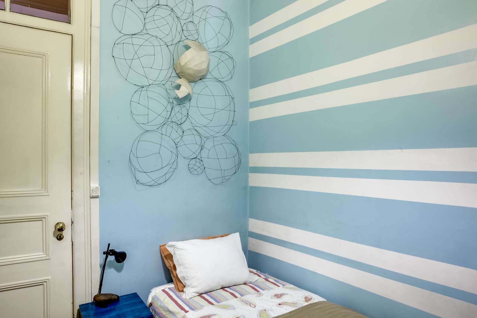 Single Bed in Rooms for rent in 6-bedroom apartment in Estrela