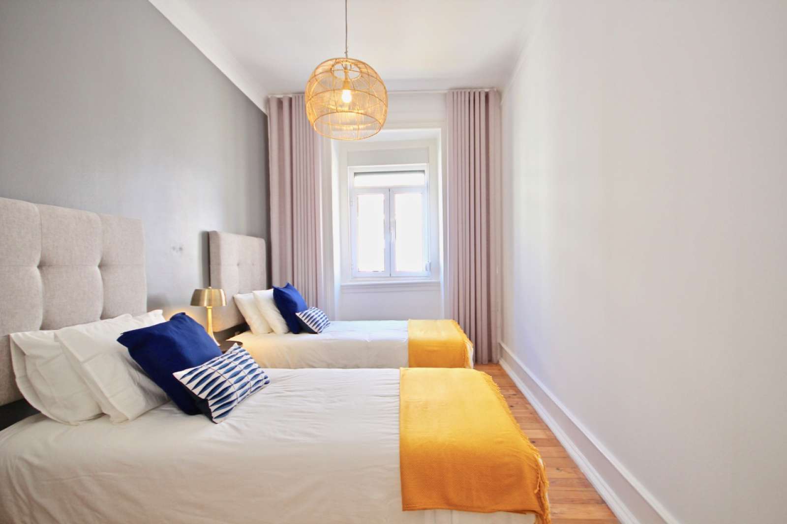 First-class 2-bedroom apartment for rent near Passevite Art Gallery in Arroios