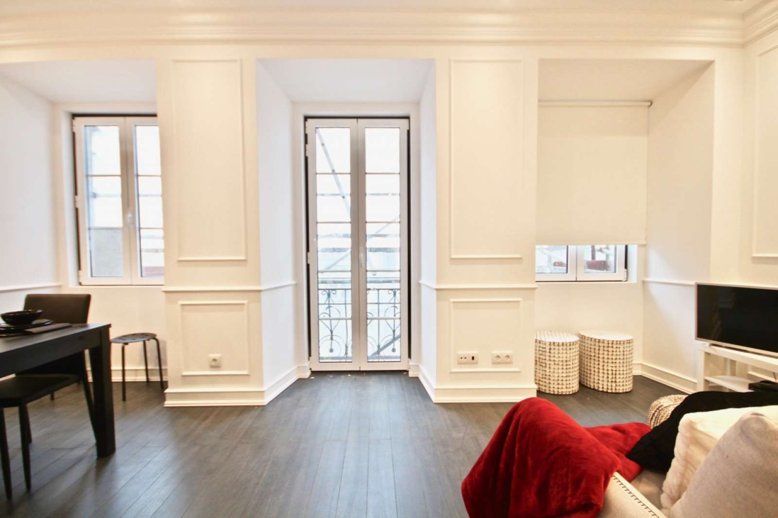 Spacious 2-bedroom apartment for rent in Estrela and Lapa