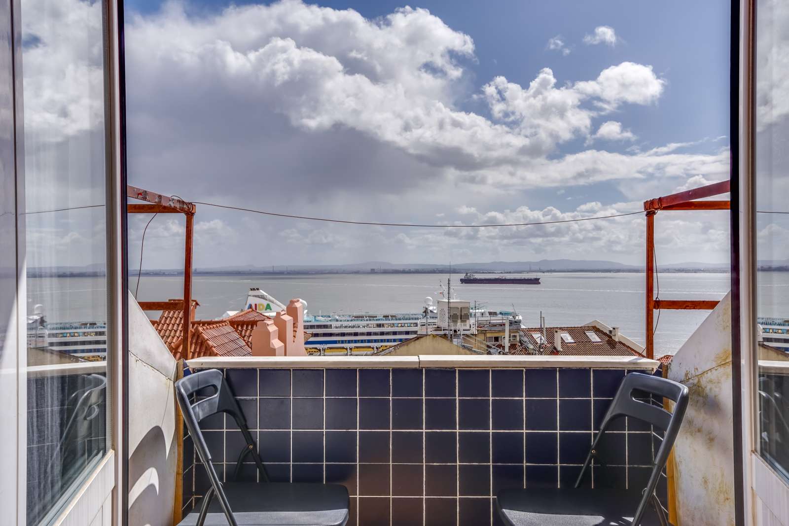 1-bedroom apartment for rent in Graça e São Vicente