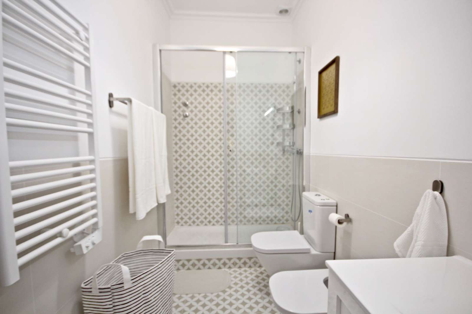 First-class 2-bedroom apartment for rent near Passevite Art Gallery in Arroios