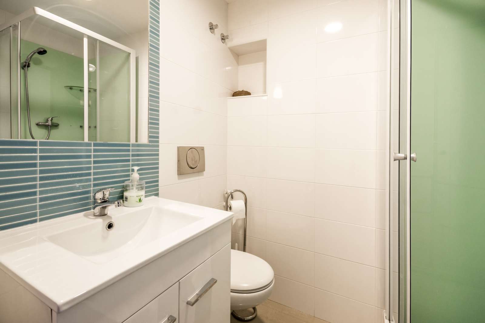 2-bedroom apartment for rent in Graça e São Vicente