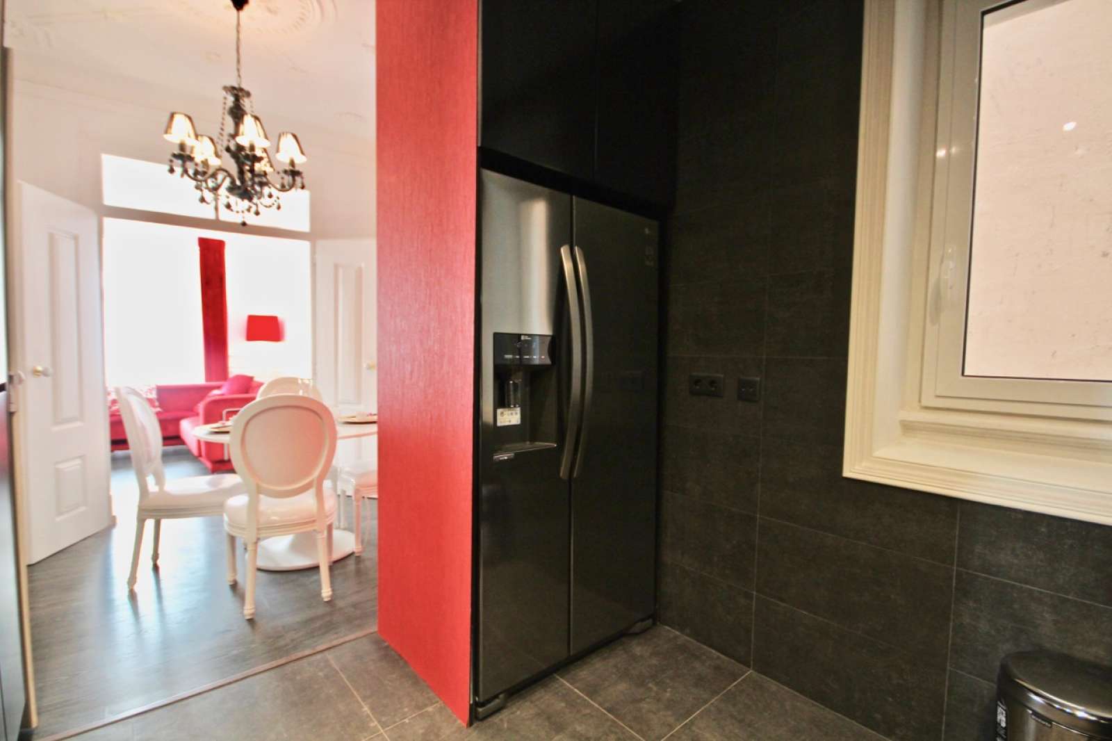 Chic 3-bedroom apartment for rent in Campolide