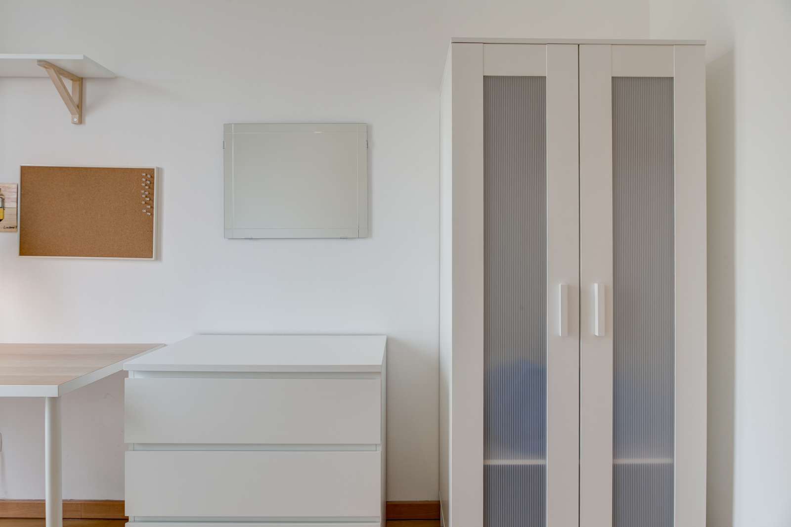 Double bed in Rooms for rent in 8-bedroom apartment near universities in Misericórdia