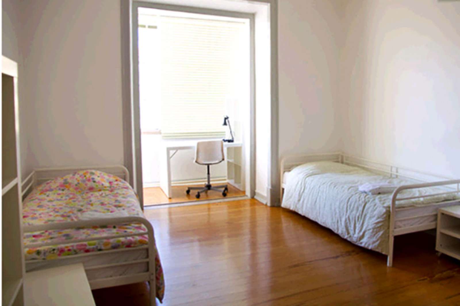 Twin Beds in Gorgeous rooms for rent in lovely flatshare with balcony in Avenidas Novas, near Metro Saldanha