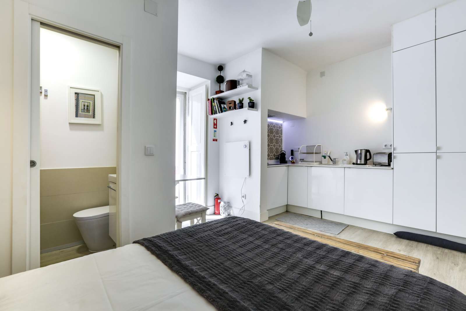 Studio apartment for rent in Cais do Sodré