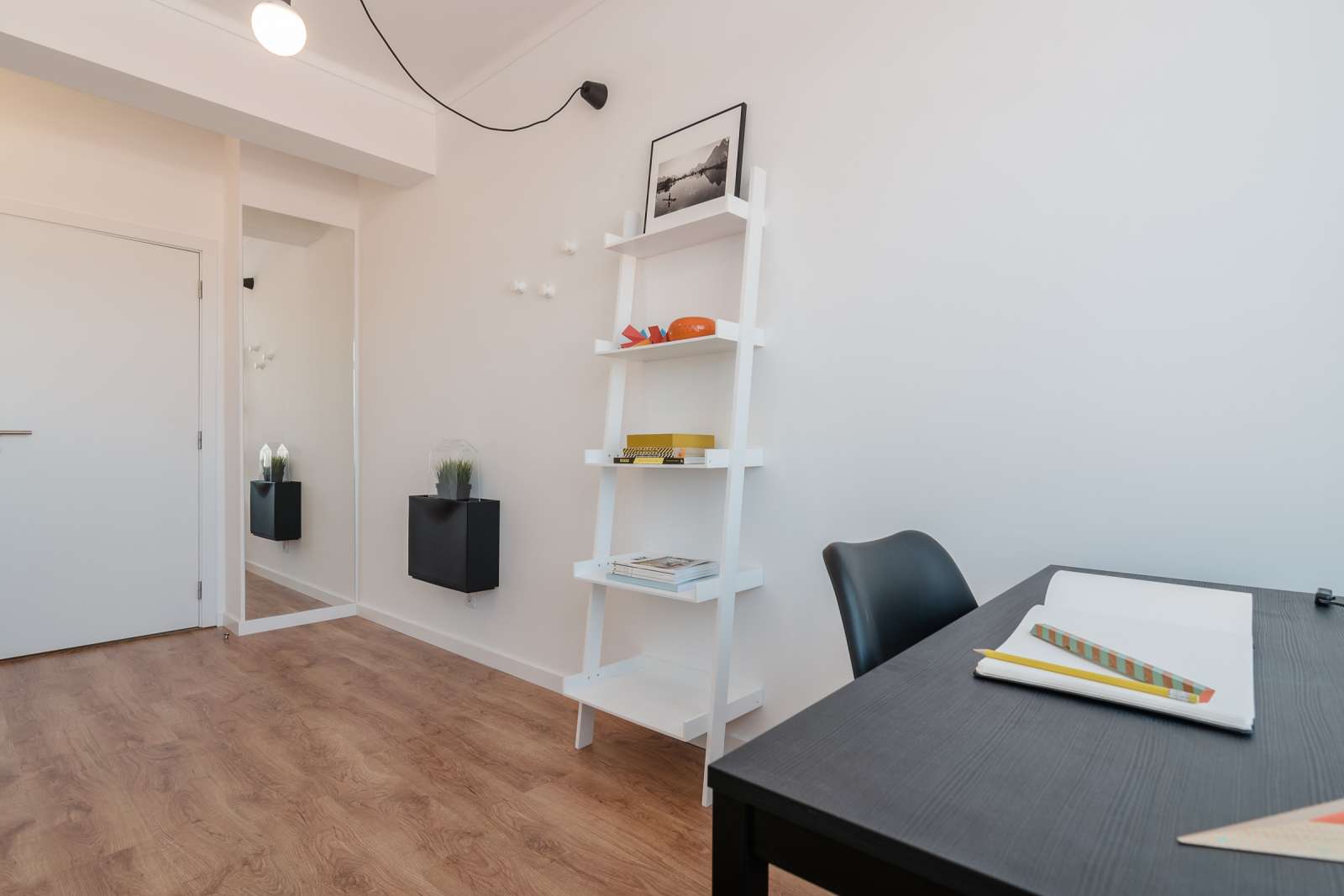 Double bed in Rooms for rent in student residence near ISCTE Lisbon University Institute in Alvalade