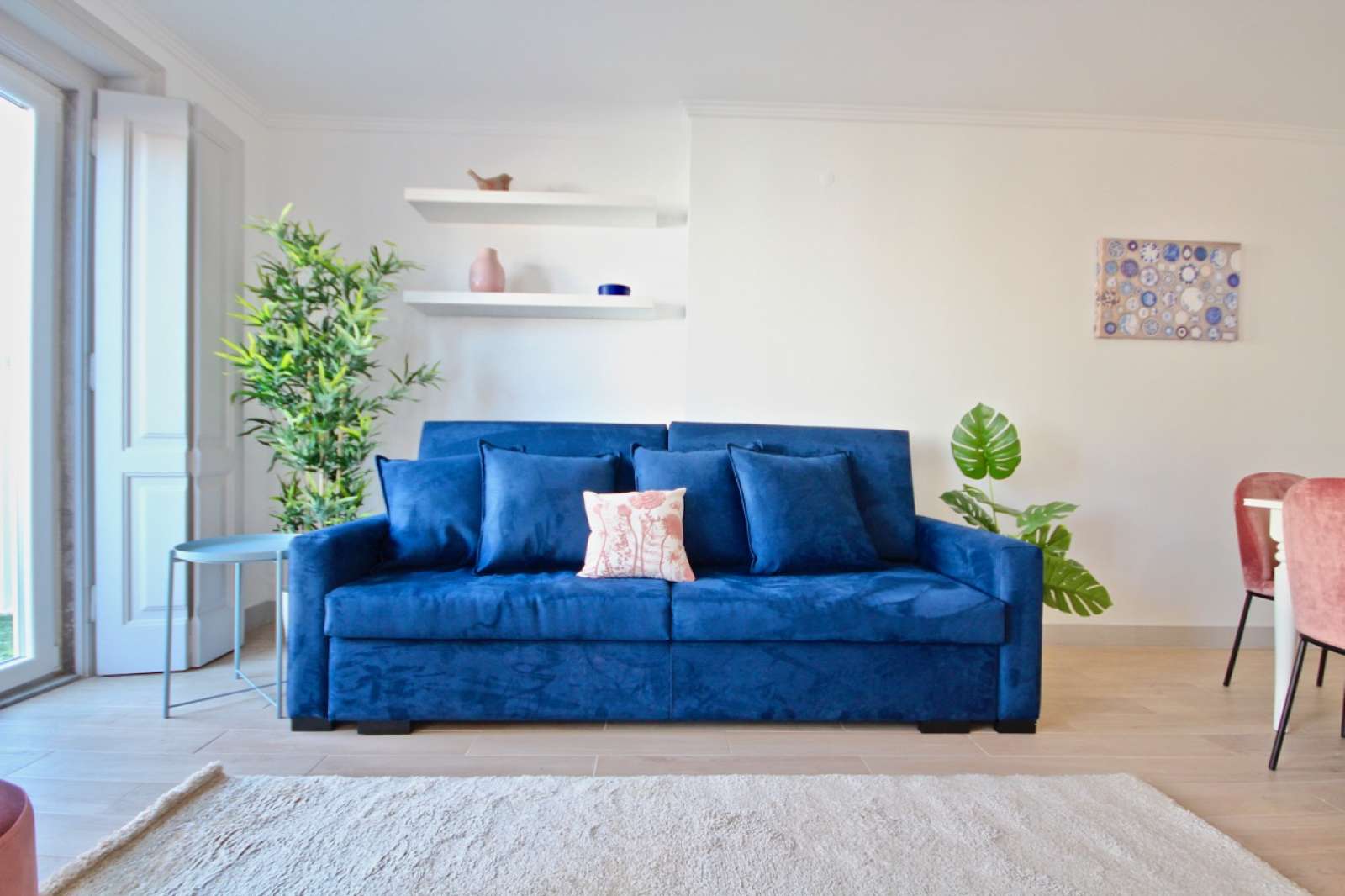 Excellent 2-bedroom apartment for rent near Hangar Art Gallery in Graça