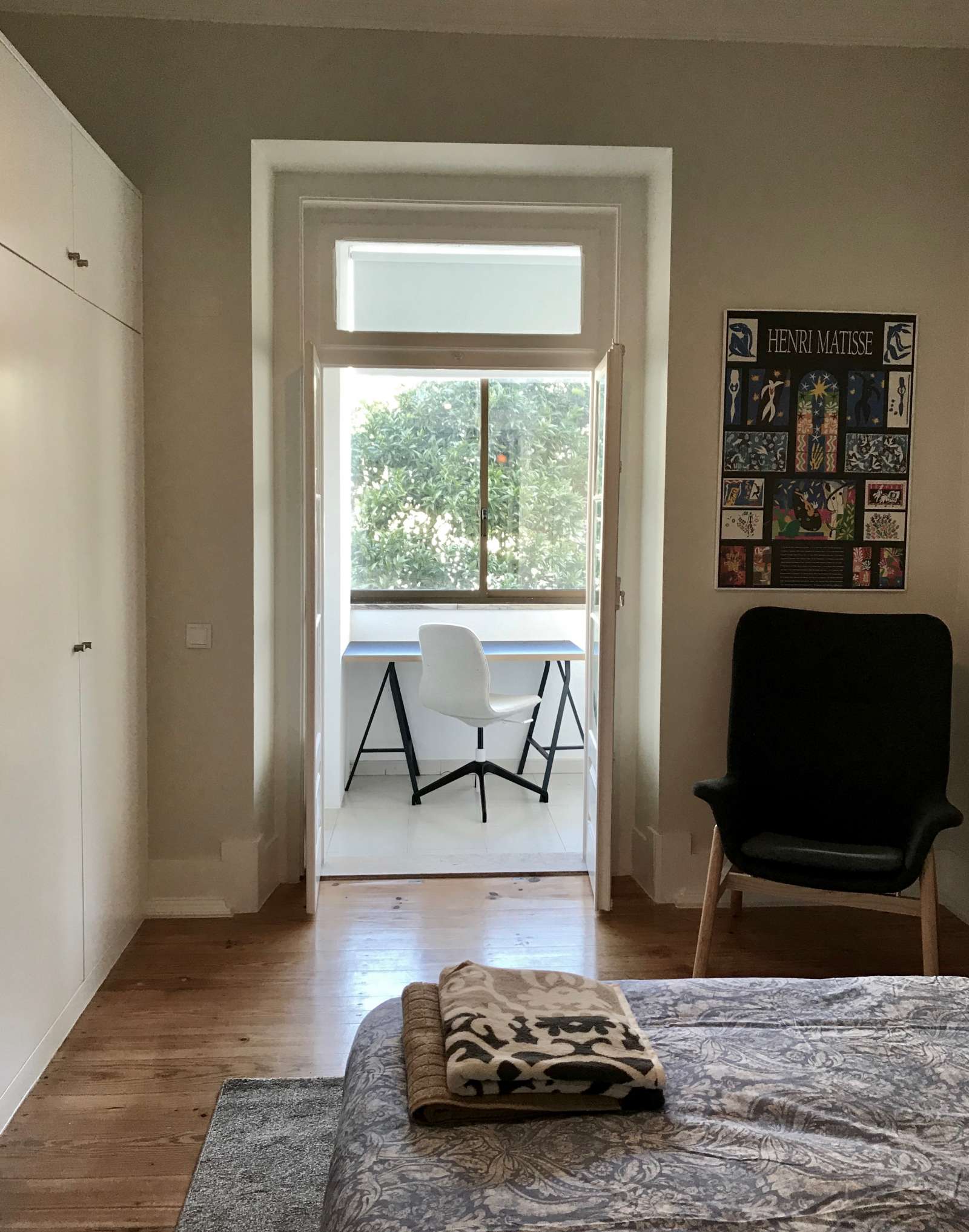 Double bed in Rooms for rent in 4-bedroom apartment in Arroios