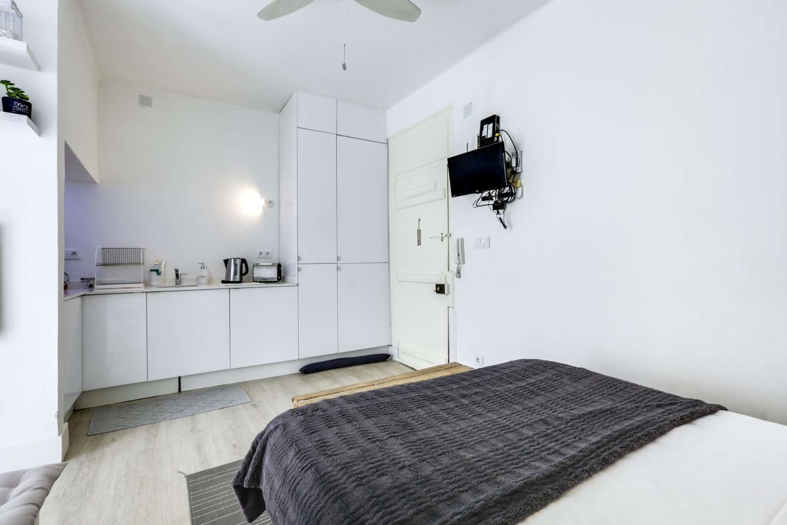 Studio apartment for rent in Cais do Sodré