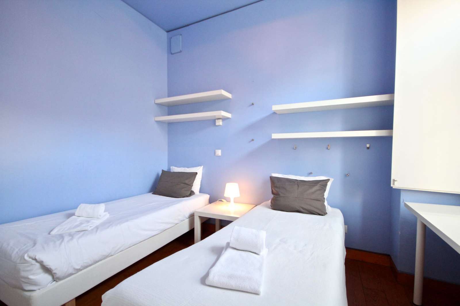 Charming 2-bedroom apartment with AC for rent near Metro in central Baixa-Chiado