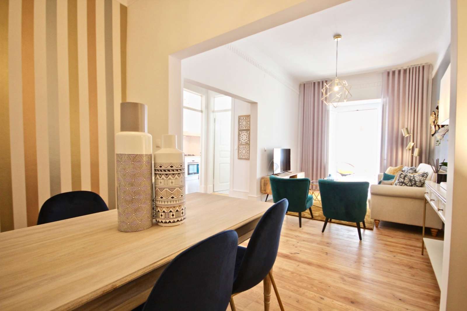 First-class 2-bedroom apartment for rent near Passevite Art Gallery in Arroios