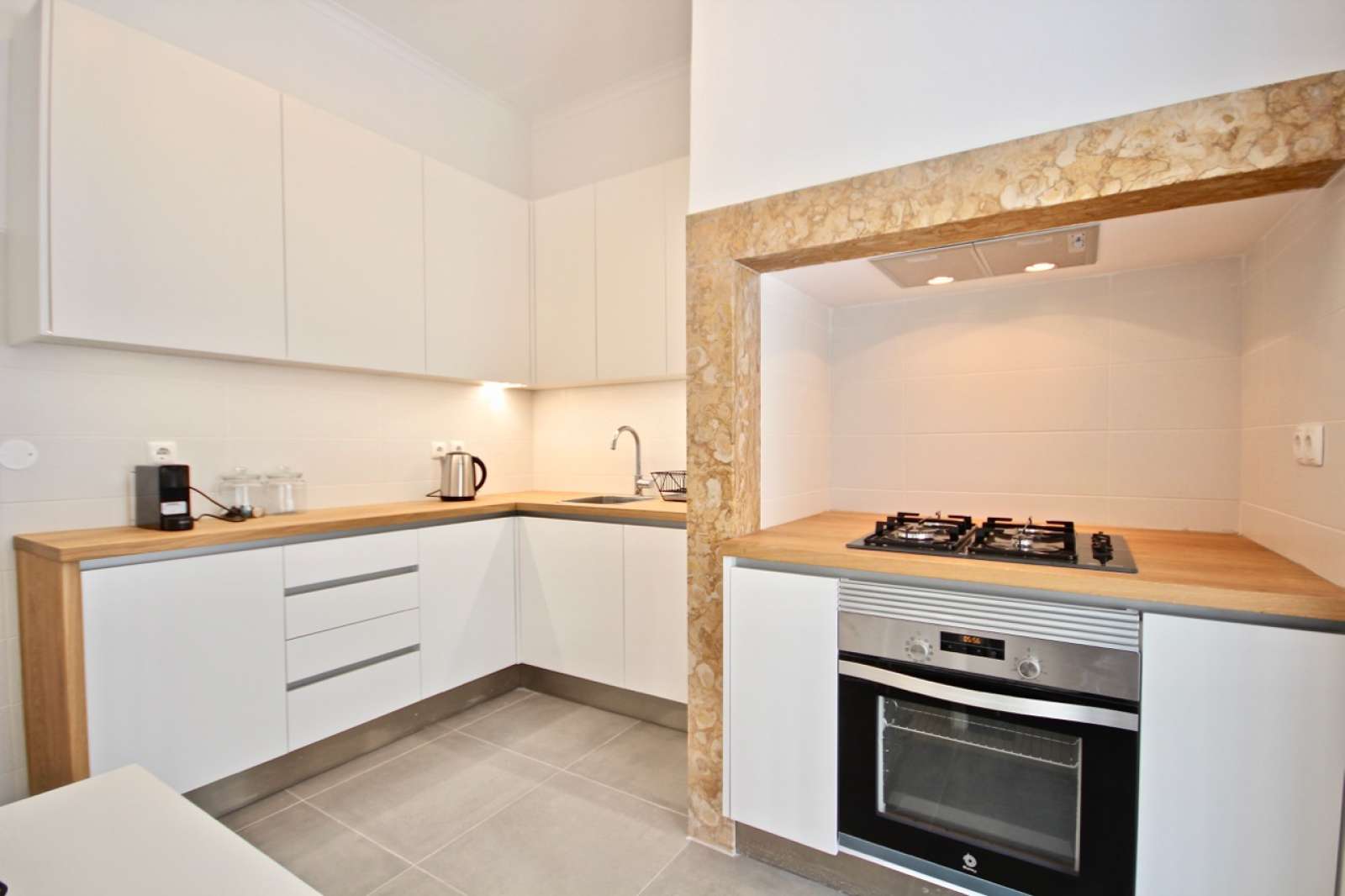 First-class 2-bedroom apartment for rent near Passevite Art Gallery in Arroios