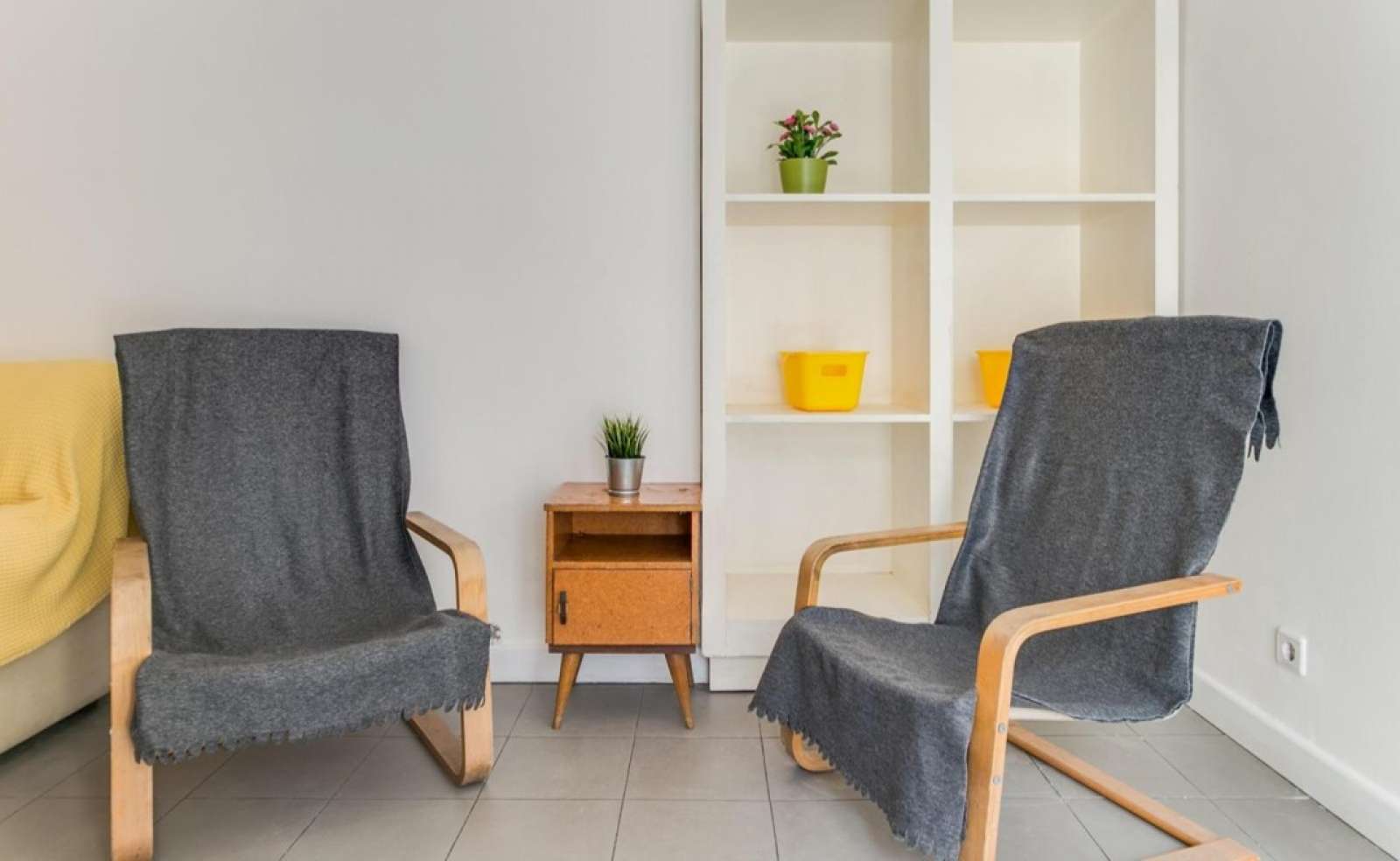 Double bed in Rooms for rent in 8-bedroom apartment near universities in Misericórdia