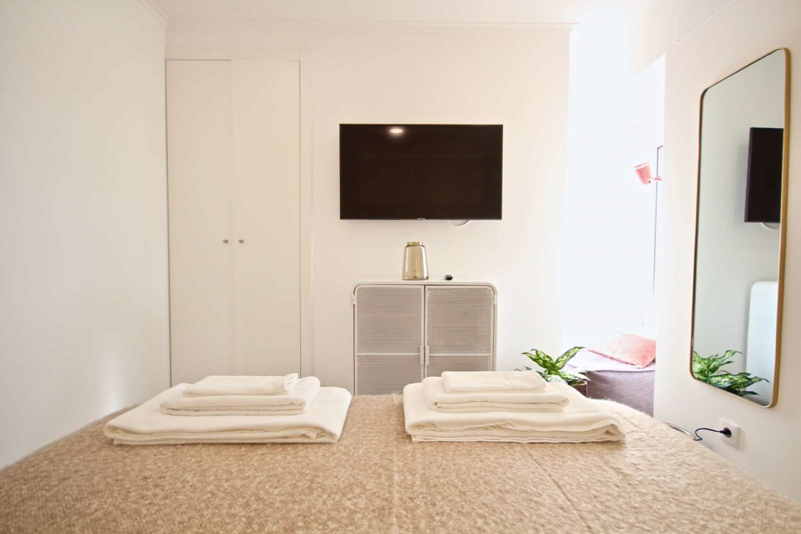 Stylish 1-bedroom apartment for rent in Alcântara
