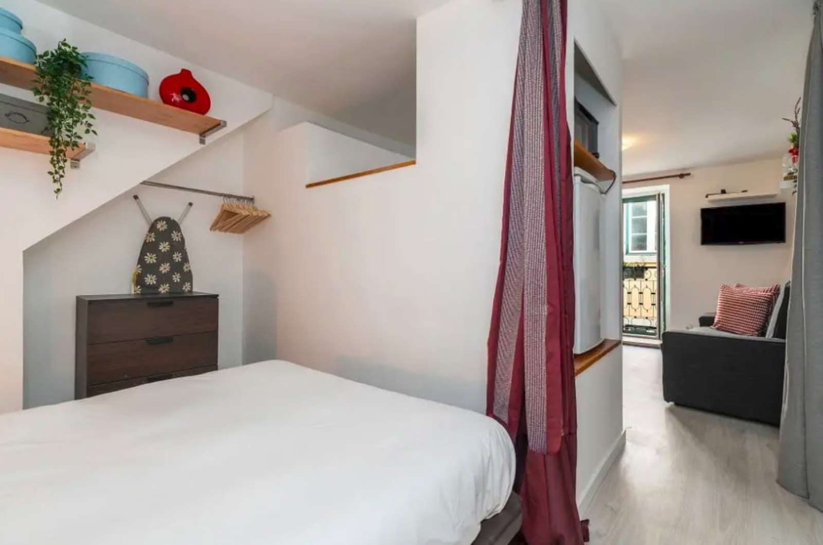 Cute 1-bedroom apartment for rent in Castelo