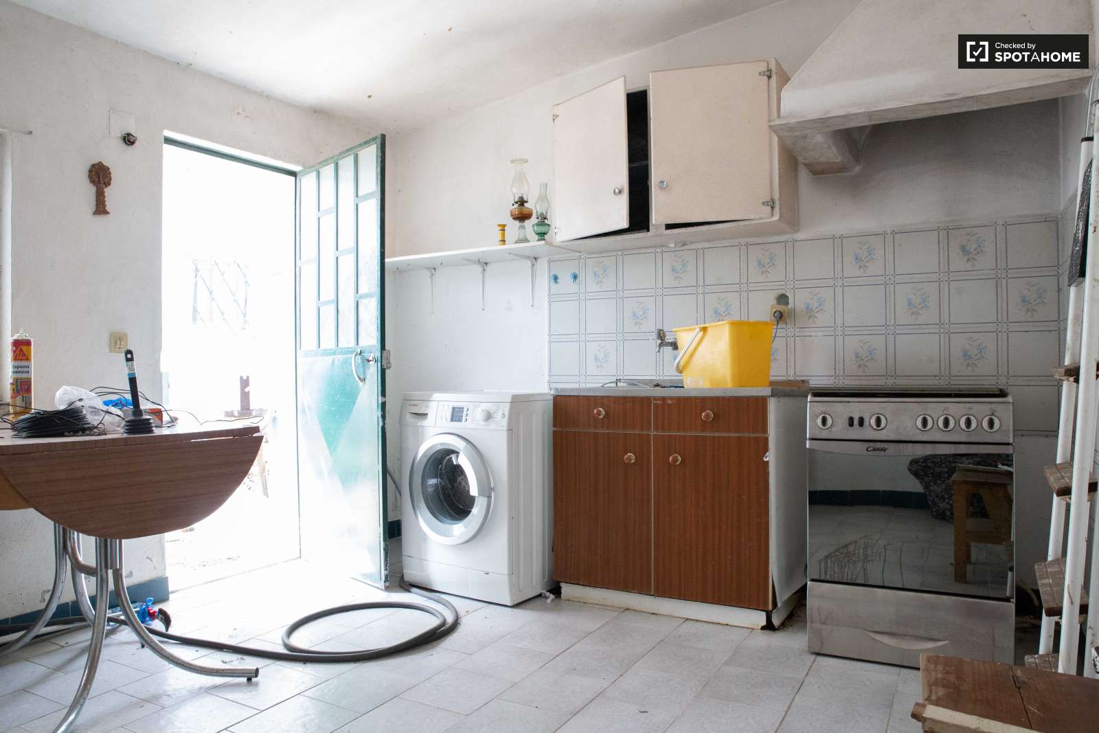 Double bed in Spacious rooms for rent in 5-bedroom house in Sao Domingos de Rana