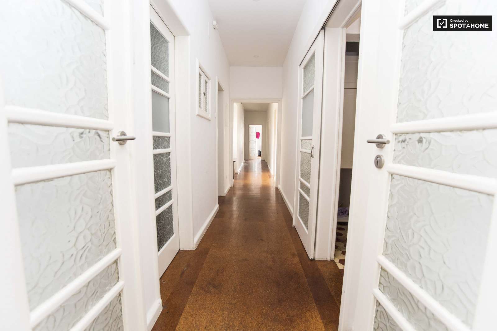 SINGLE ROOM NEXT LARANJEIRO METRO, ALMADA, LISBON