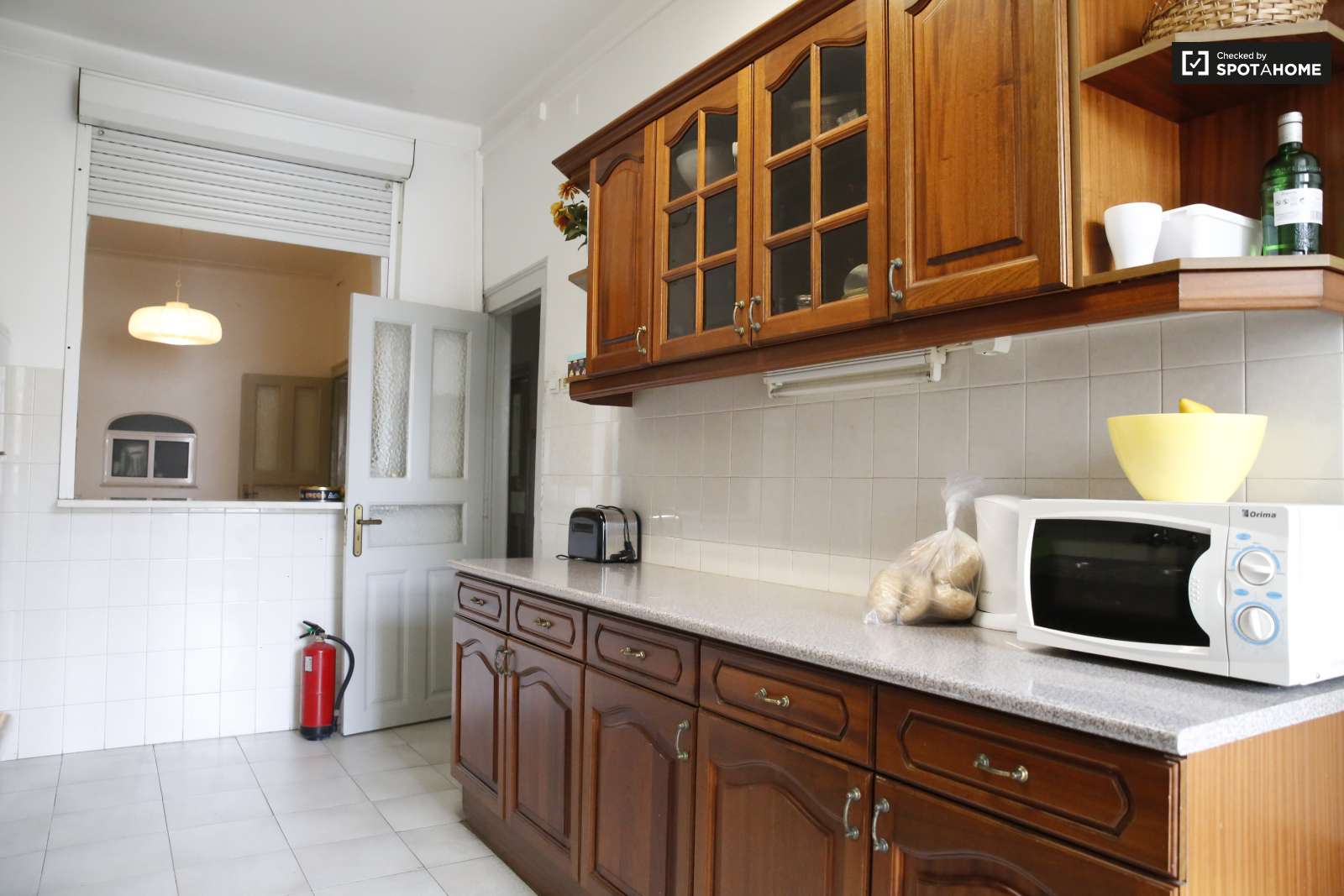 Quarto junto ao Loures Shopping