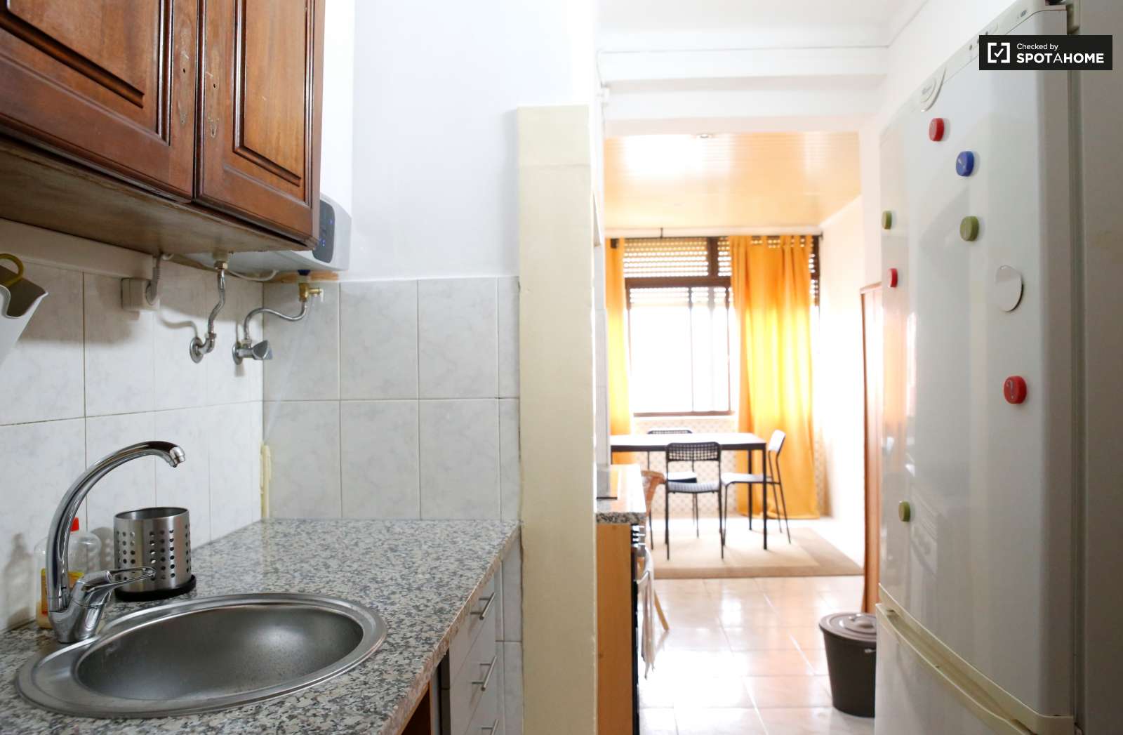 Double bed in Rooms for rent in 2-bedroom apartment in Alameda