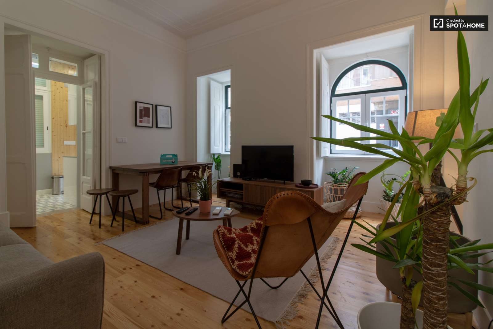 2-bedroom apartment for rent in Arroios