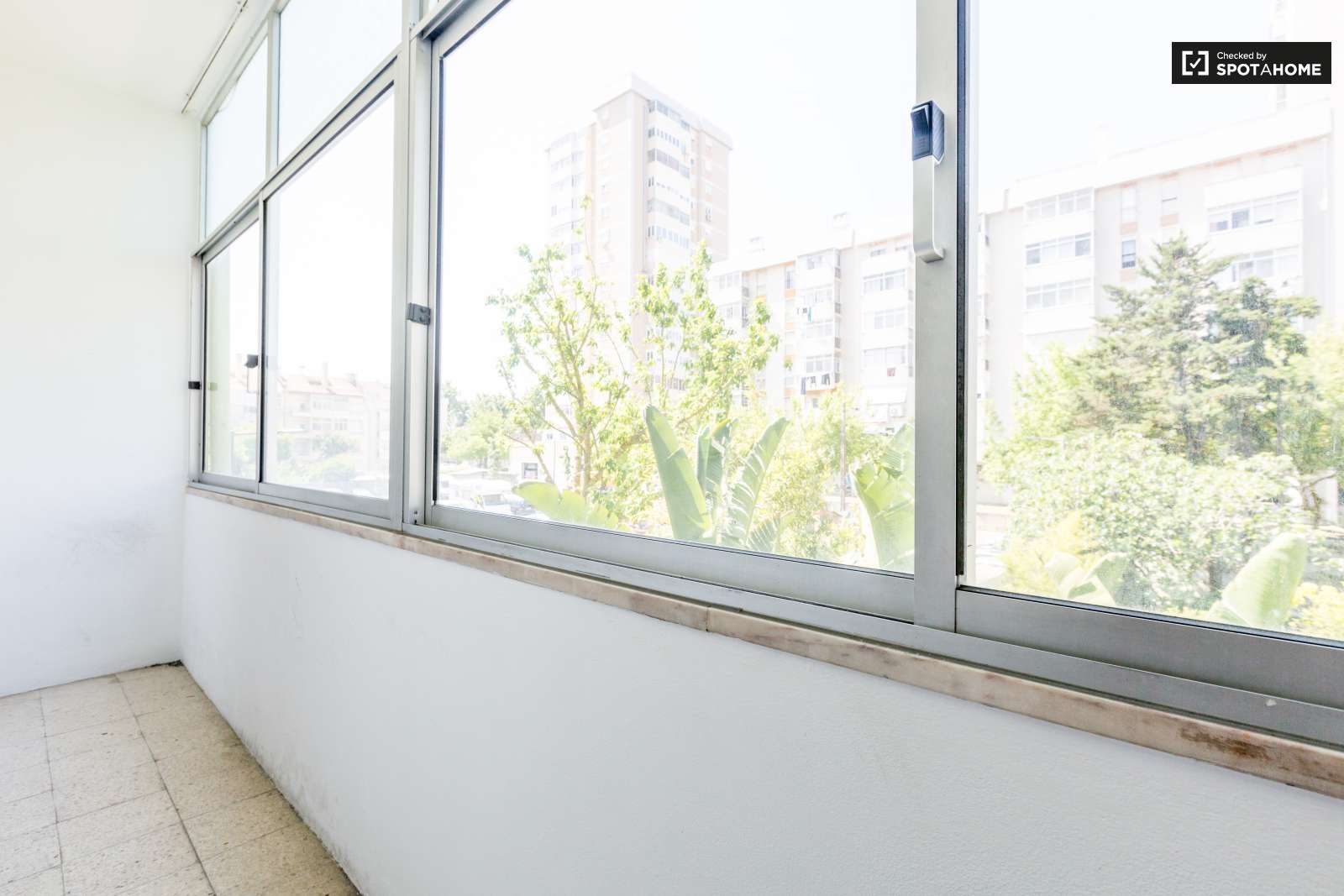 Nice room near the University NOVA (SBE) Carcavelos