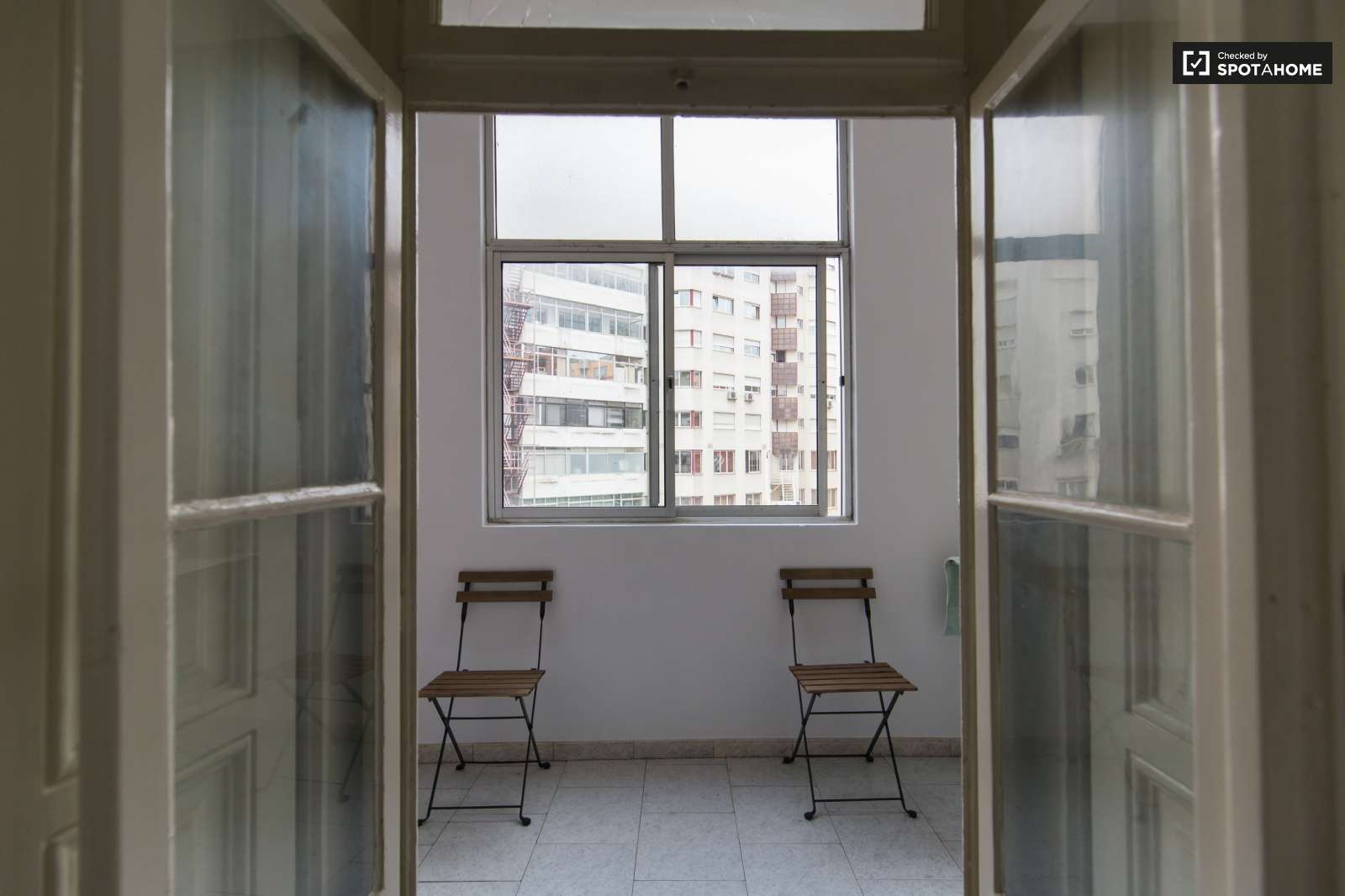 Single Room 10 min Lisbon City Center!