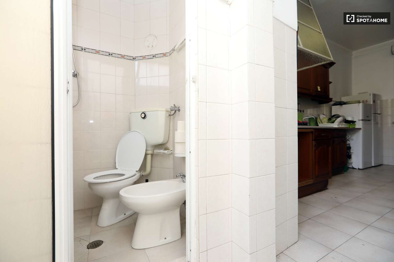 Quarto junto ao Loures Shopping