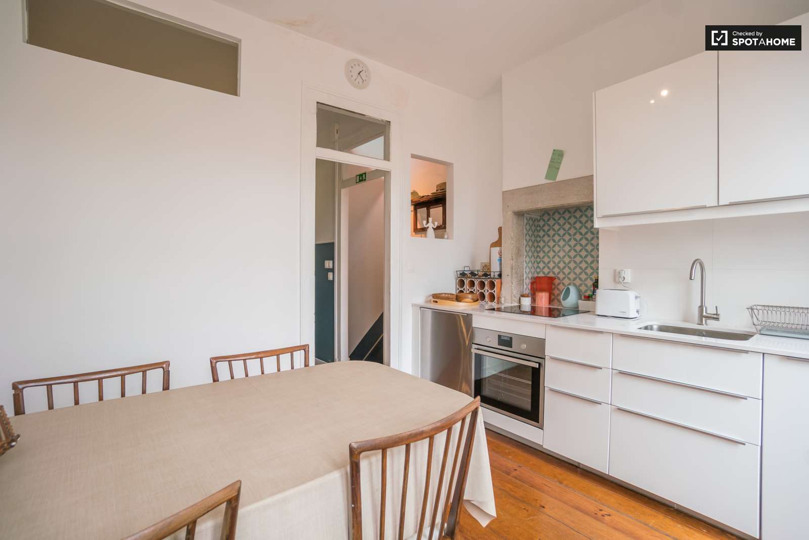 Beautiful 1-bedroom duplex apartment with terrace for rent in Santos