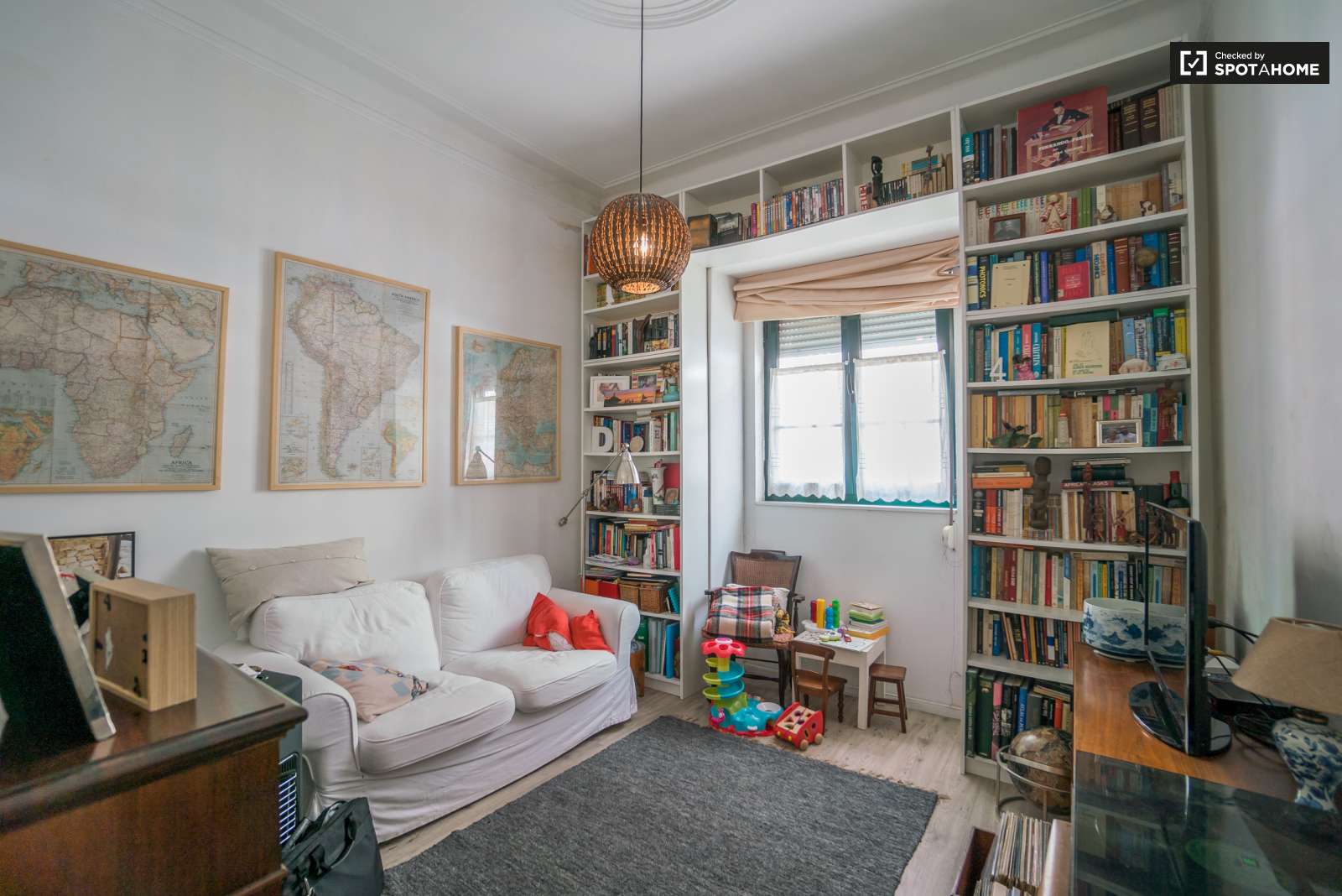 Exterior 2-bedroom apartment for rent in Campo de ourique