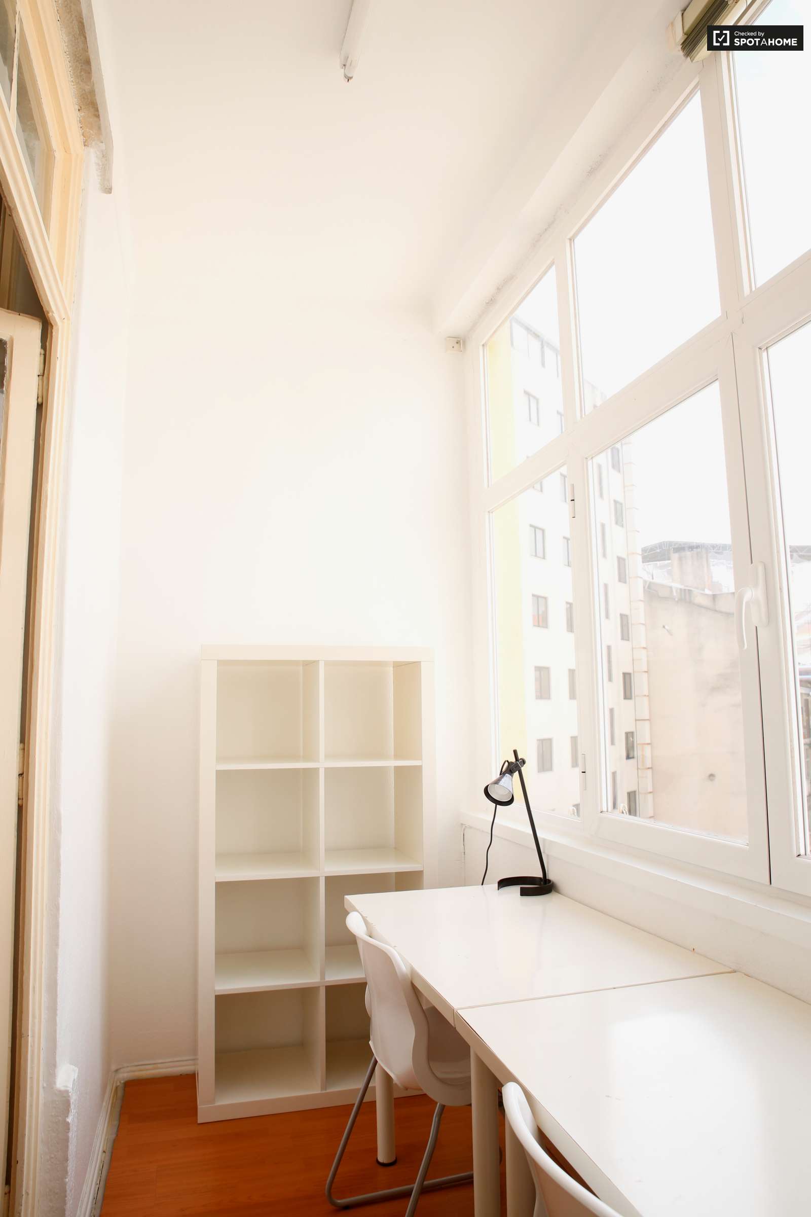 Twin Beds in Gorgeous rooms for rent in lovely flatshare in Avenidas Novas, near Metro Saldanha