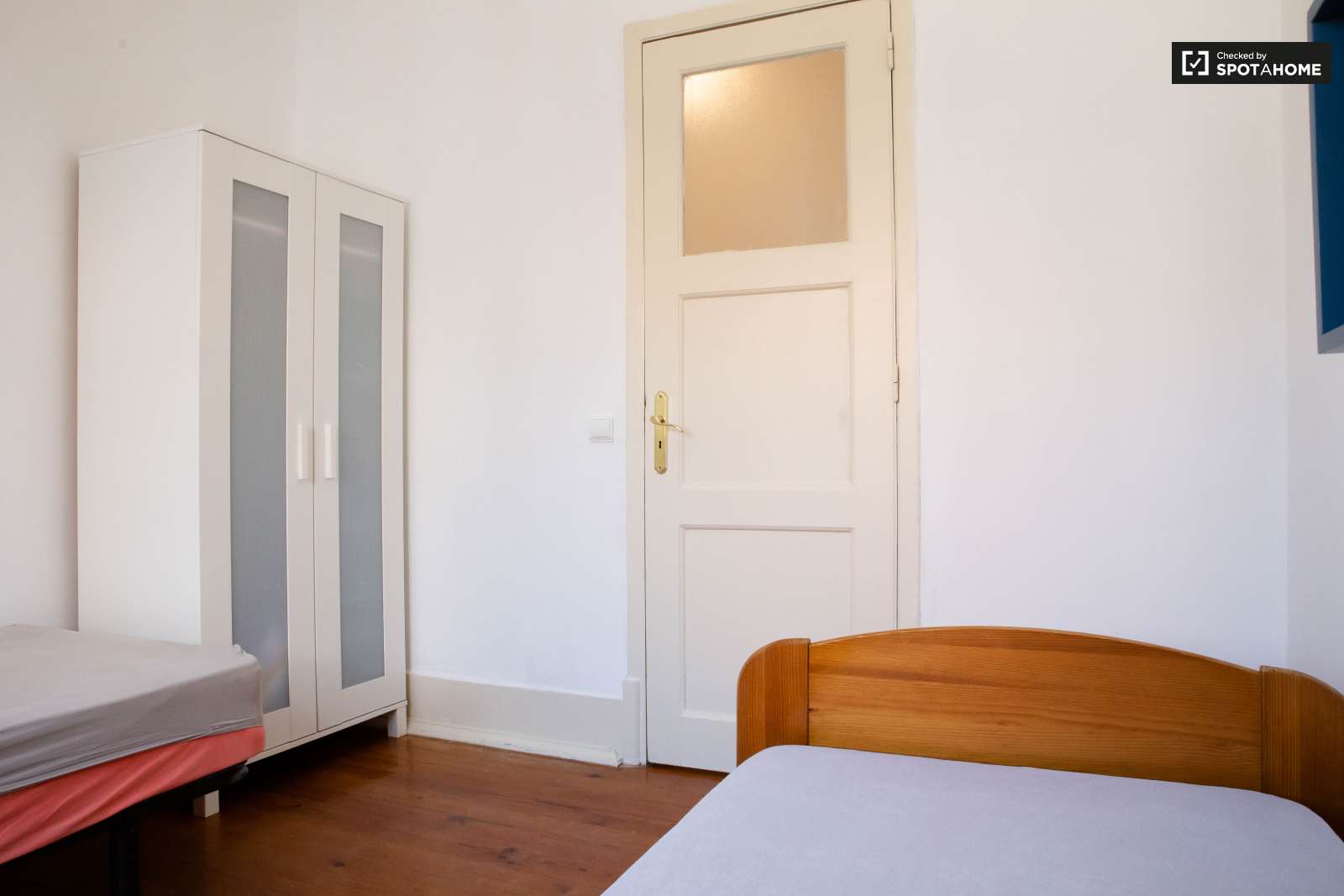 Renovated 3-bedroom apartment for rent in Graça e São Vicente