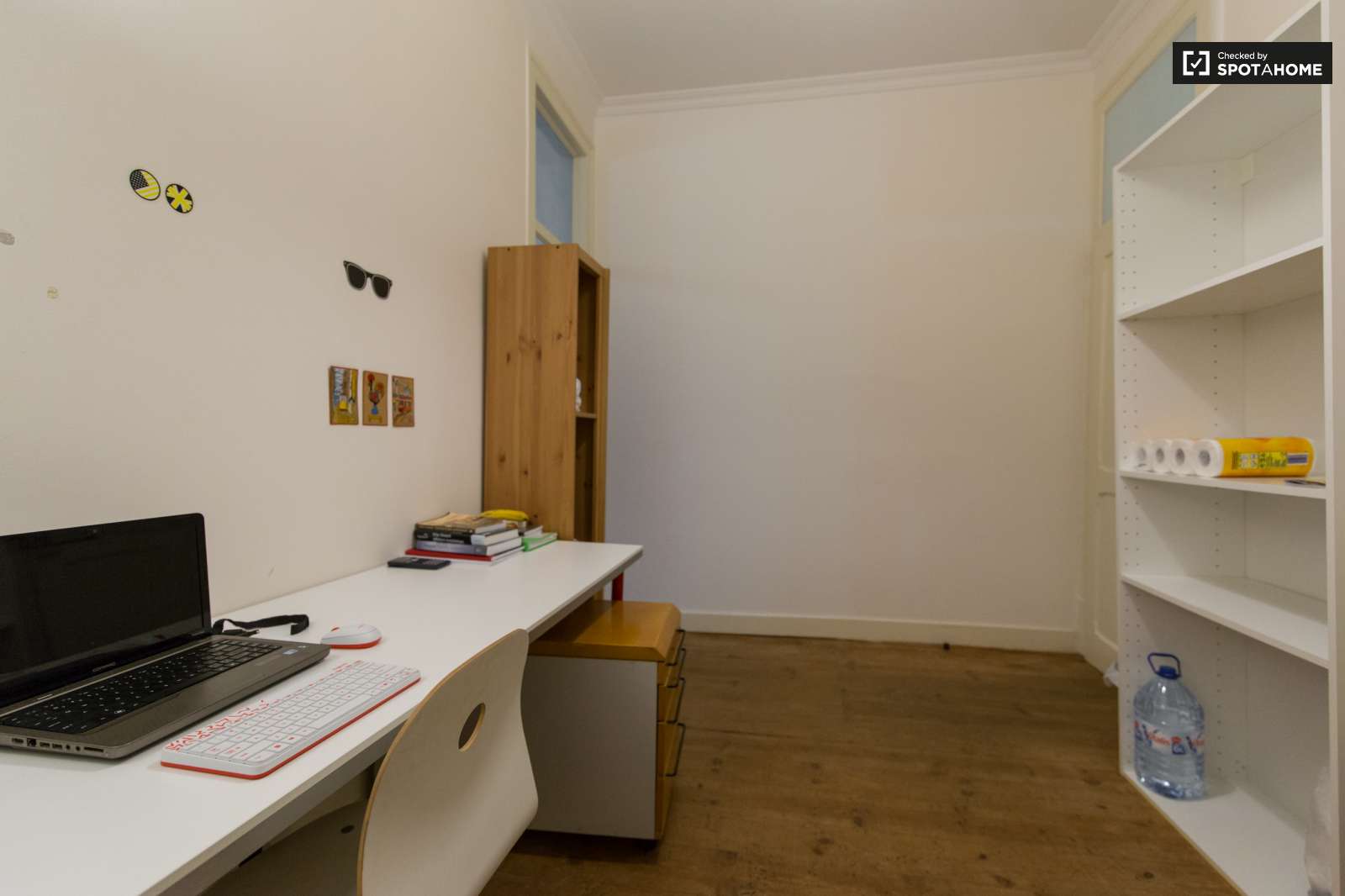 Double bed in Rooms for rent in modern 7-bedroom apartment in Avenidas Novas