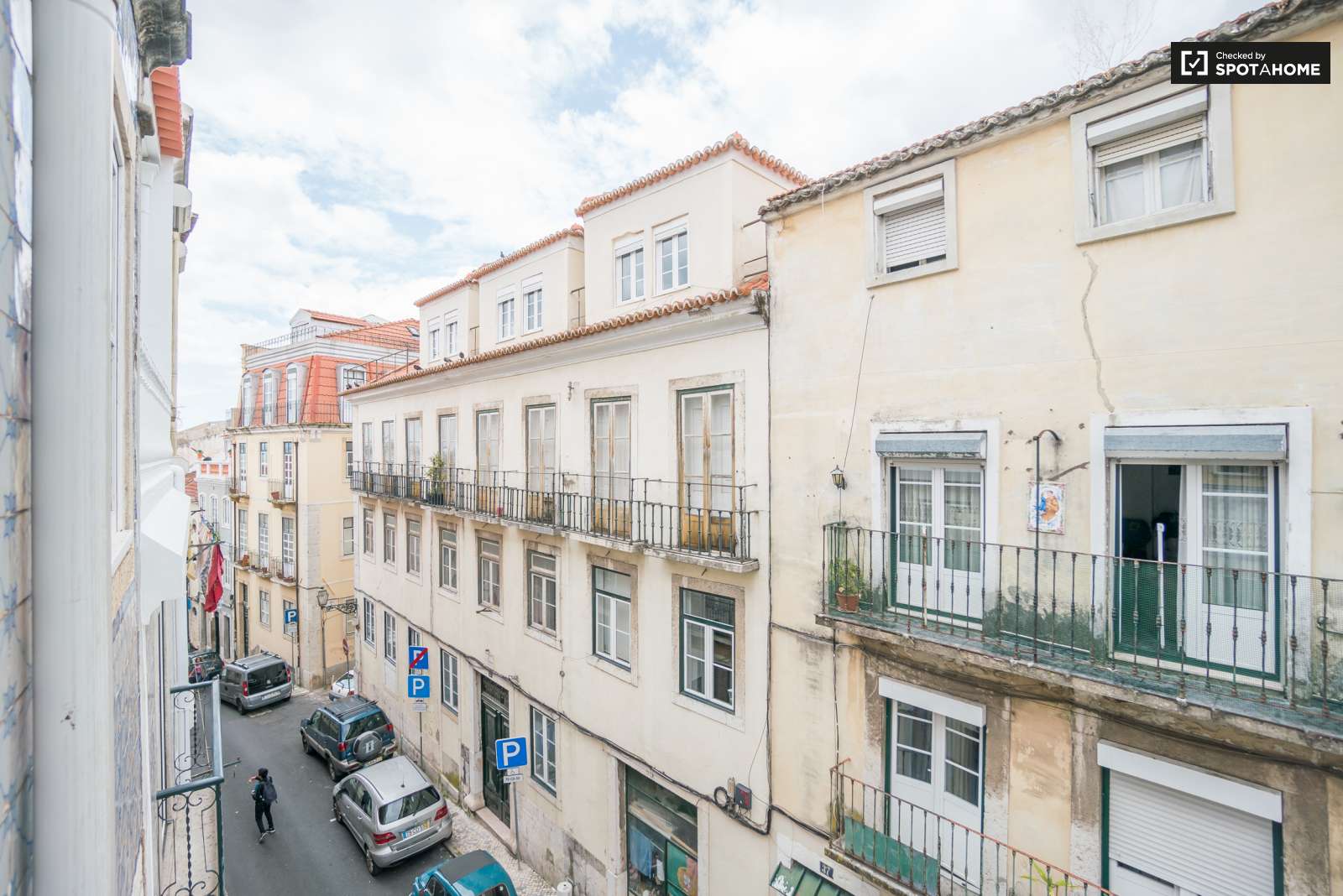 Beautiful 1-bedroom duplex apartment with terrace for rent in Santos