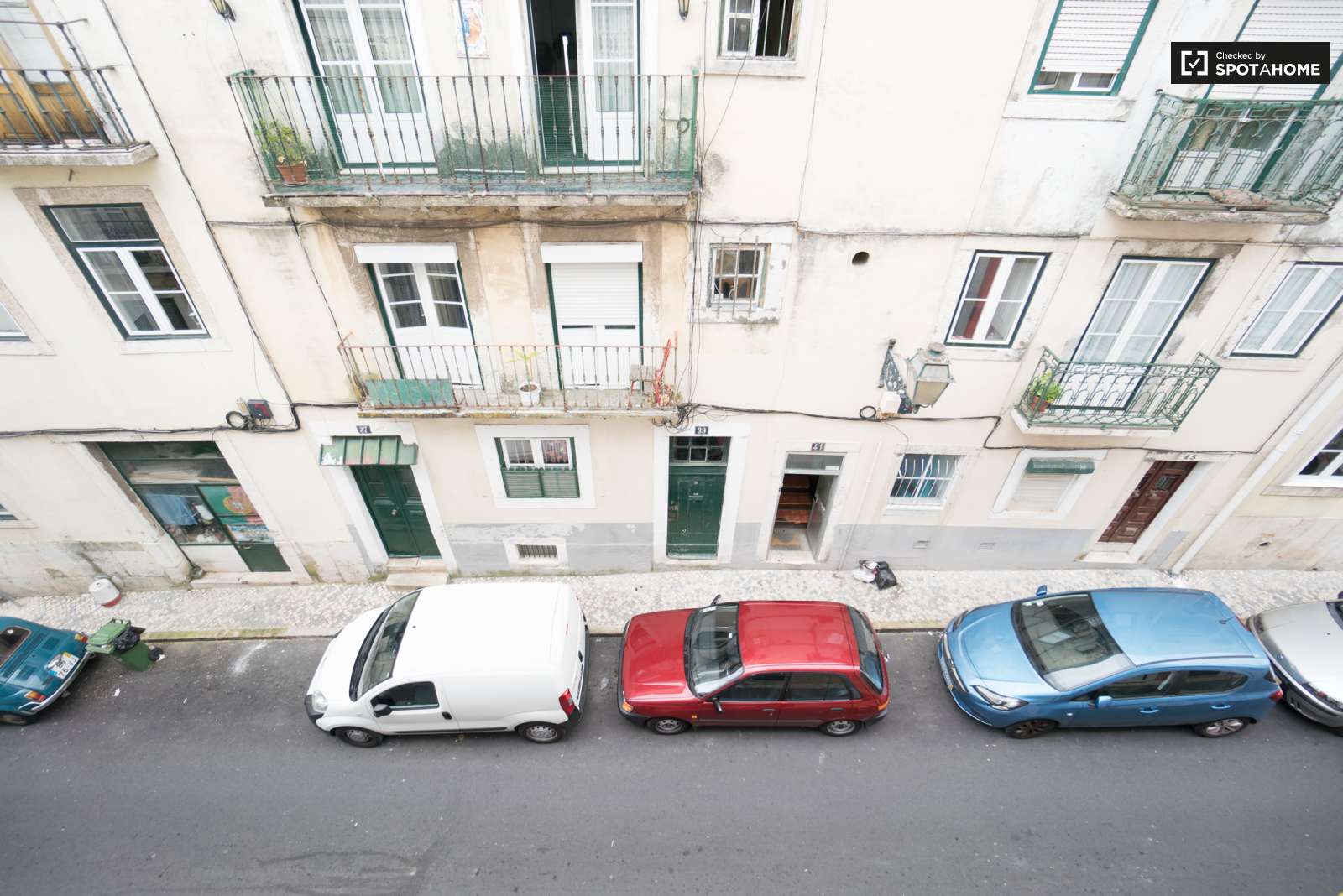 Beautiful 1-bedroom duplex apartment with terrace for rent in Santos