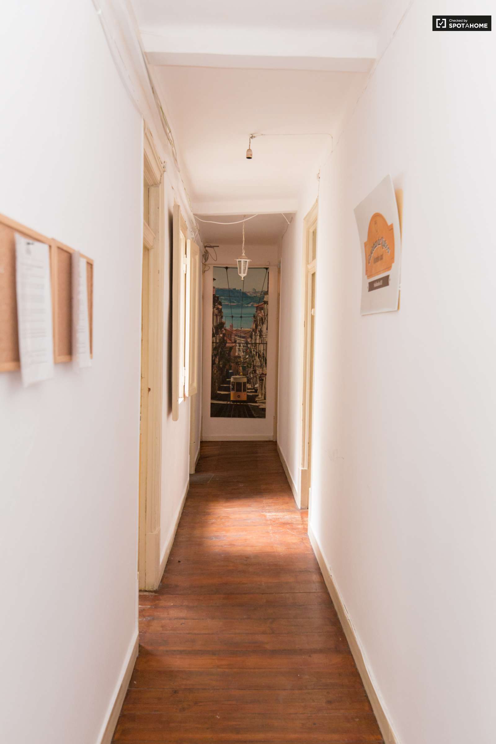 Large and Sunny Room for Rent Condominium in Lisbon