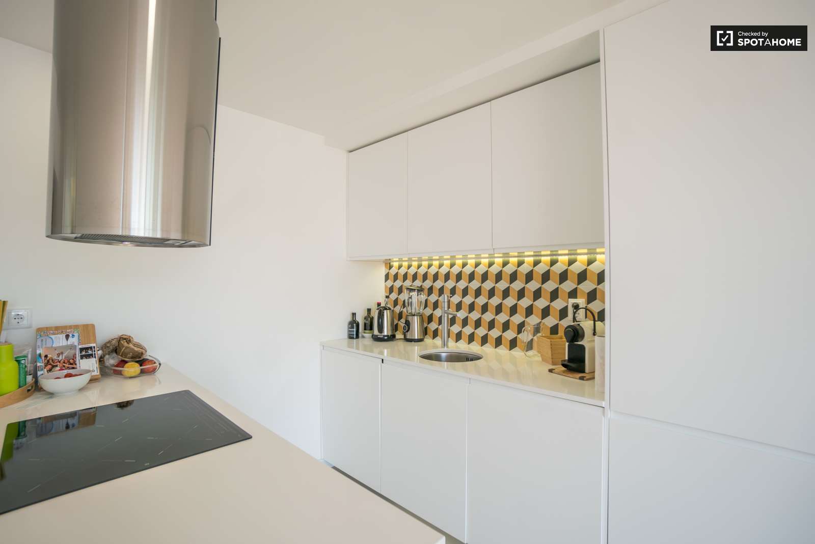 Terrific 1-bedroom apartment for rent near Instituto Superior Técnico in Arroios, Lisbon