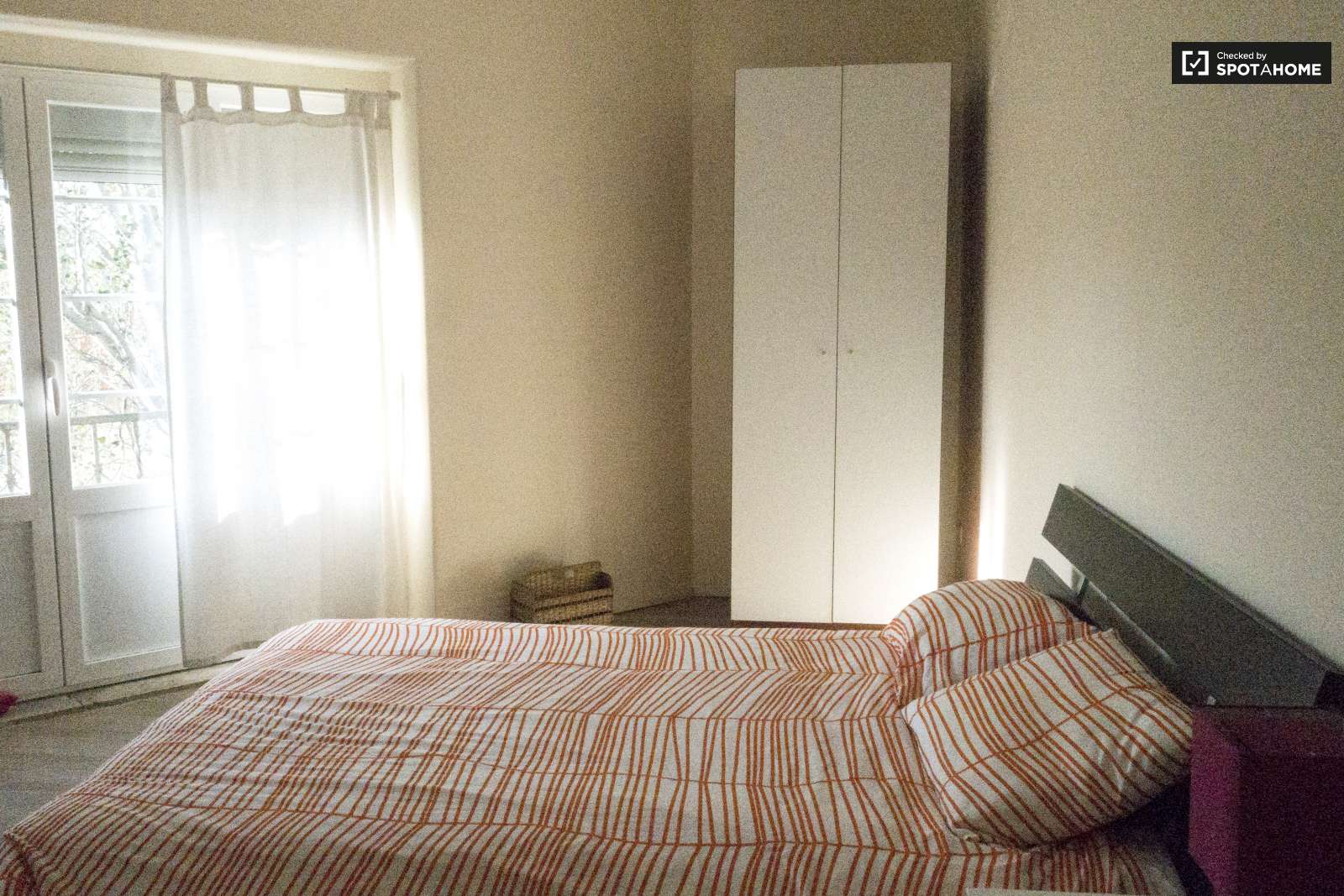 Quarto Espaçoso e Confortavel no Distrito de Lisboa