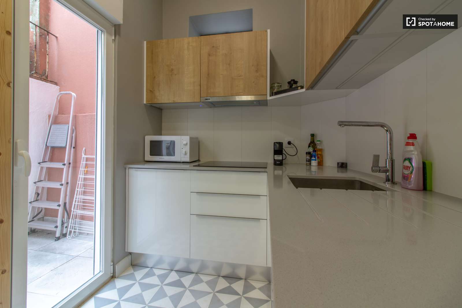 2-bedroom apartment for rent in Arroios