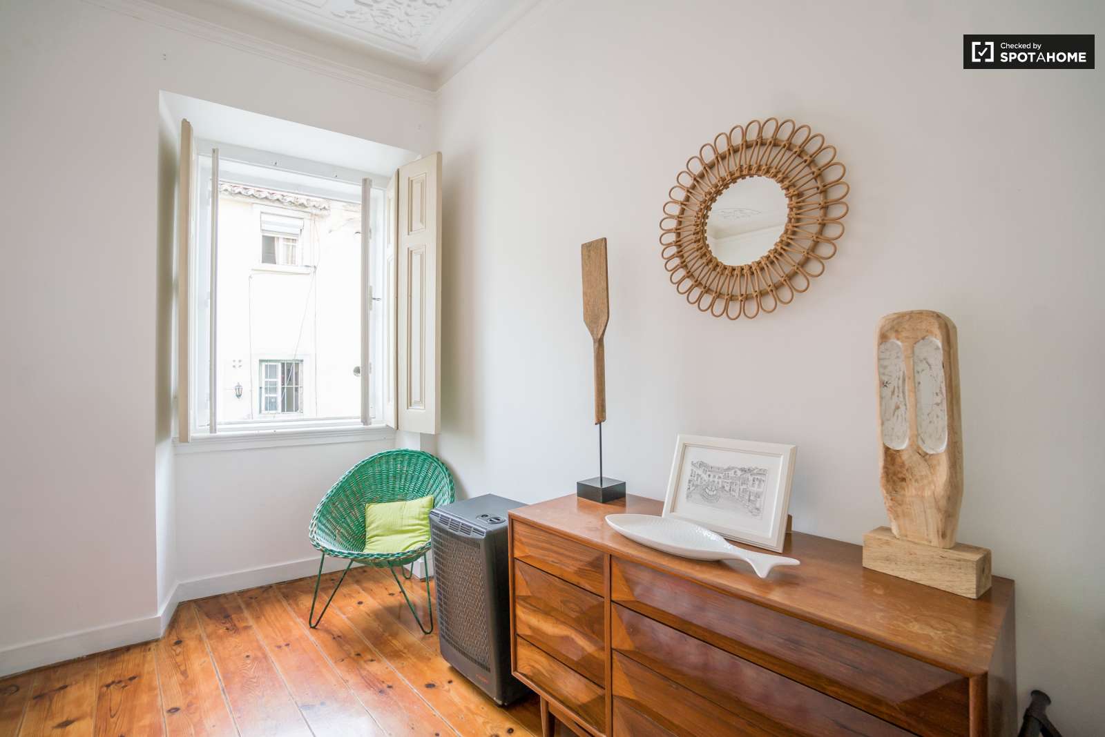 Beautiful 1-bedroom duplex apartment with terrace for rent in Santos