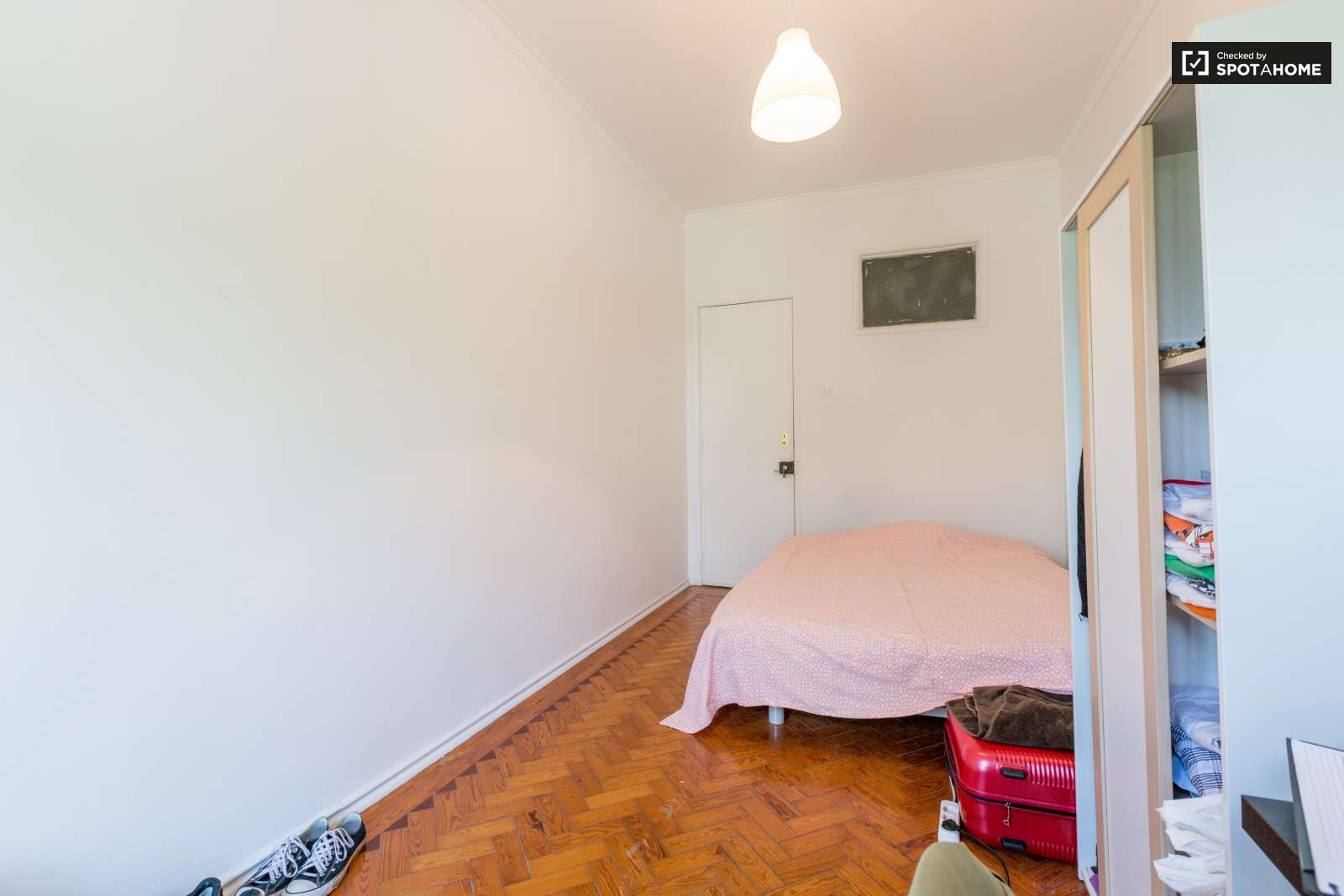 Nice room near the University NOVA (SBE) Carcavelos