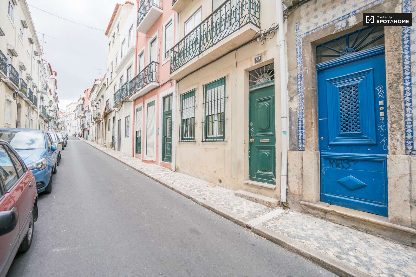 Beautiful 1-bedroom duplex apartment with terrace for rent in Santos