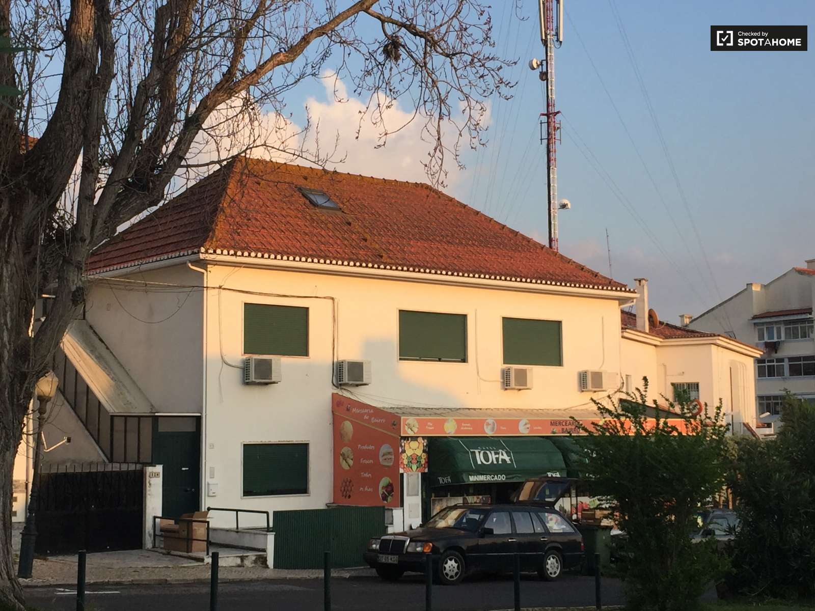 Cosy room in Polo Universitario da Ajuda