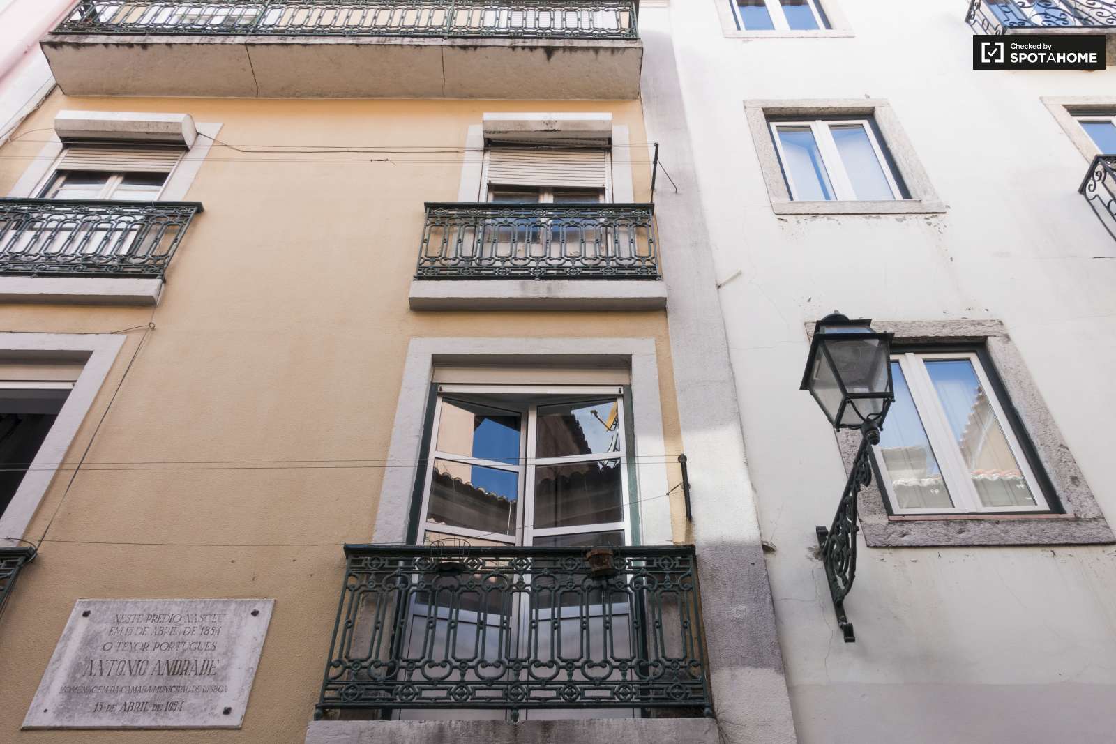 Hermoso lugares en alverca todo a la mano centro comerciales a los lados d la casa centro d salid combos autocares mercados par